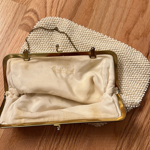 White and gold vintage purse - Picture 2 of 3